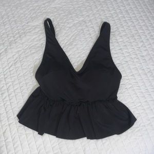 Kortni Jeane Black V-Neck Top size Small